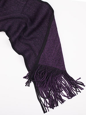  dark purple knitted scarf with fringe  - 10314 - € 6.70