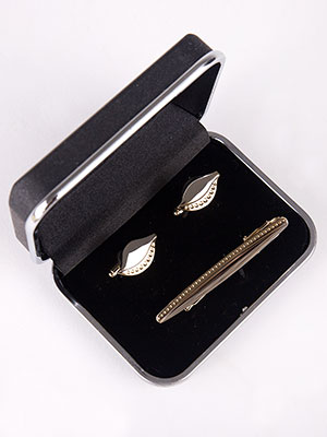  needle set with cuffs  - 10547 - € 14.10