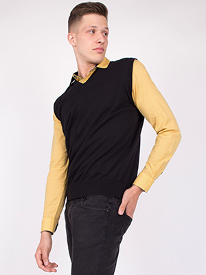 Пуловер без ръкав от памук в черно - 14076 - 42.00 лв.