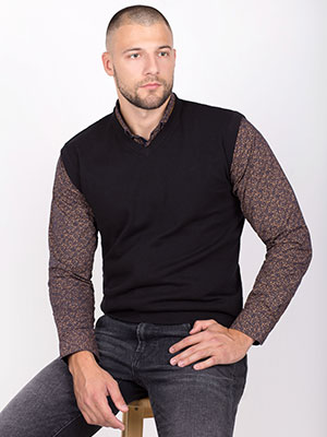 Black sleeveless sweater - 14078 - € 38.80
