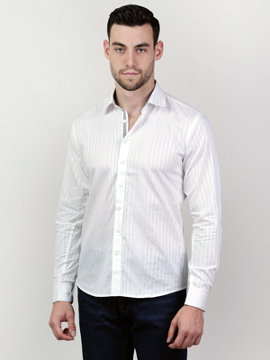 Бяла риза с релефно райе - 21158 - 19.00 лв.
