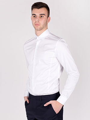 item:бяла класическа риза - 21358 - 62.00 лв.