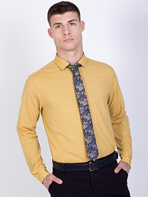 item: cămașă galben închis cu figuri mici  - 21454 - € 37.10