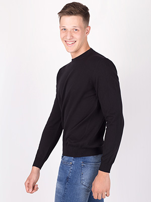 Памучен пуловер в черно - 35280 - 52.00 лв.