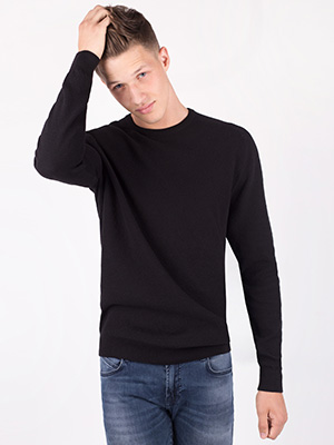 Памучен пуловер в черно - 35285 - 58.00 лв.
