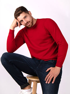 Пуловер от памук и акрил в червено - 35289 - 52.00 лв.
