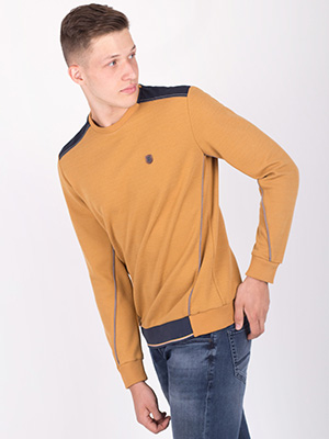 blouse in yellow with shoulder pads  - 42292 - € 29.20