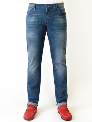  fitted jeans with a light green shade  - 62125 - € 42.20