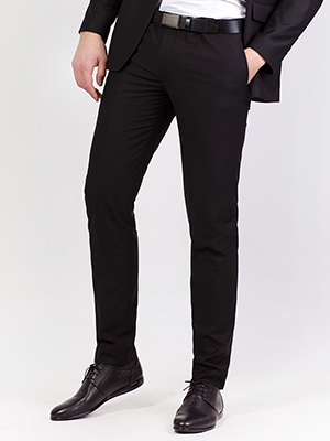 item: εφαρμοσμένο κλασικό παντελόνι σε μαύρο  - 63302 - € 51.70