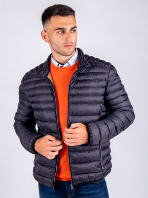  black short quilted jacket  - 65100 - € 88.90