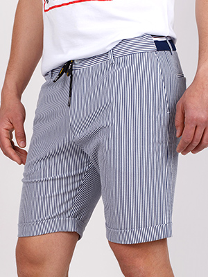 Bermuda shorts in white on a blue stripe - 67078 - € 30.90