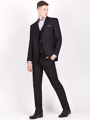item: classic threepiece suit  - 68047 - € 181.10