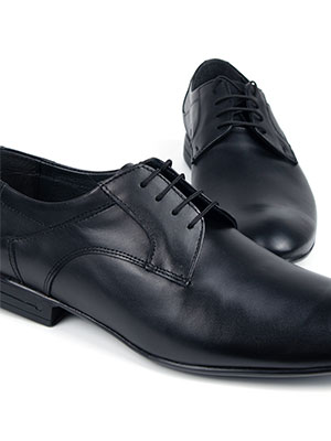 Черни елегантни обувки от гладка кожа-81074-128.00 лв.