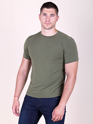 Едноцветна вталена тениска - 89002 - 9.00 лв.