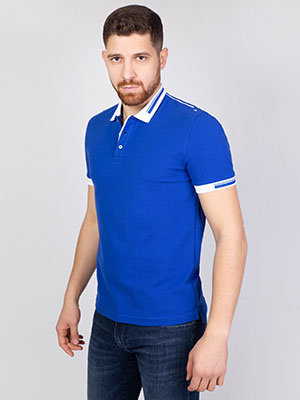 item:блуза в кралско синьо с яка в бяло - 93398 - 52.00 лв.