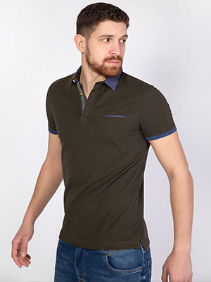 item:tshirt in green with denim collar - 93401 - € 25.10
