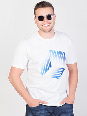 item:white tshirt with blue run print - 96440 - € 19.90